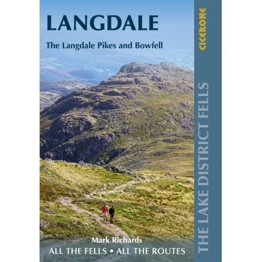 Walking the Lake District Fells - Langdale : The Langdale Pikes and Bowfell